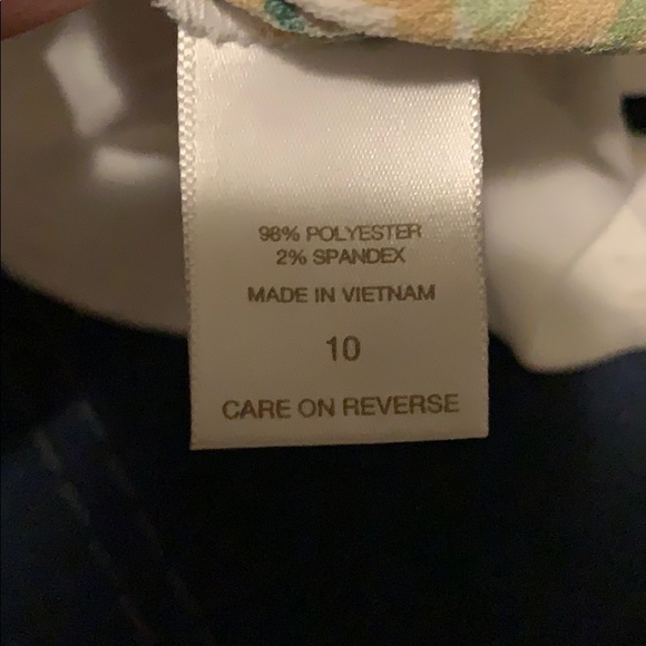 NWOT White with flower skirt - Picture 5 of 7